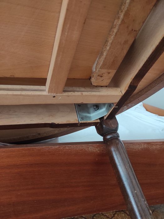 Разтегателна кухненска маса