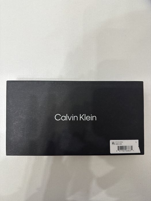 Набор портмоне+кейс для наушников Calvin Klein