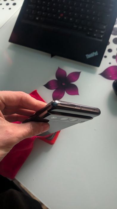 Vând Google Pixel 7 Pro 256GB (Negru/Obsidian) – Proiect Recondiționare / Pentru Piese + 6 Huse CADOU