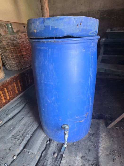 Butoi de varză cu robinet