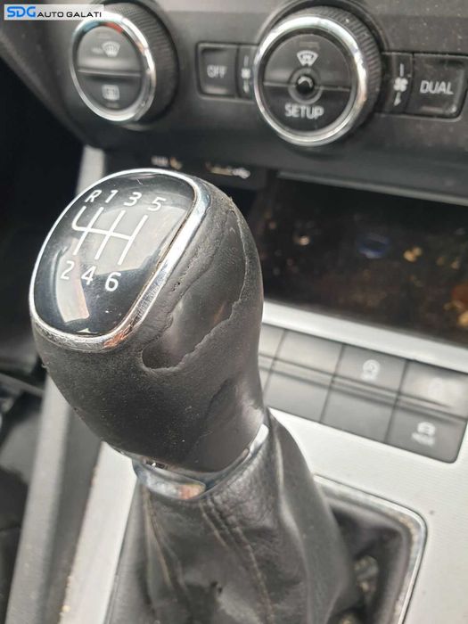 Nuca cu Manson Piele 6 Trepte Manuala cu Uzura Skoda Octavia 3 2013 - 2017 [0343]
