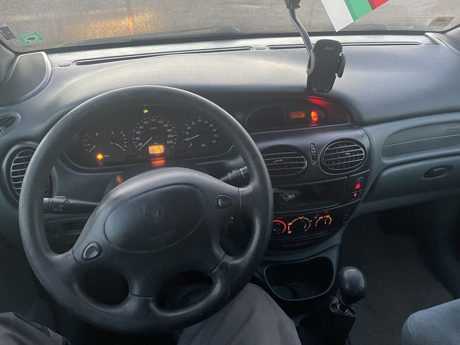 Renault Megane Scenic на части