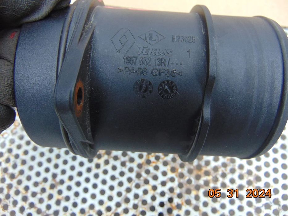 Debitmetru aer Renault Master 2.3 euro 6 Opel Movano nissan nv400 cod 165765213r
