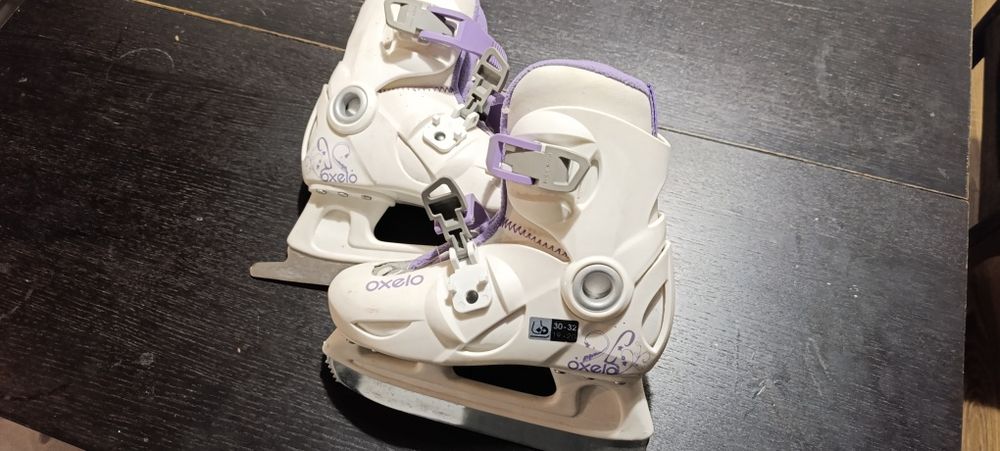 Vând patine copii cu mărimi ajustabile.