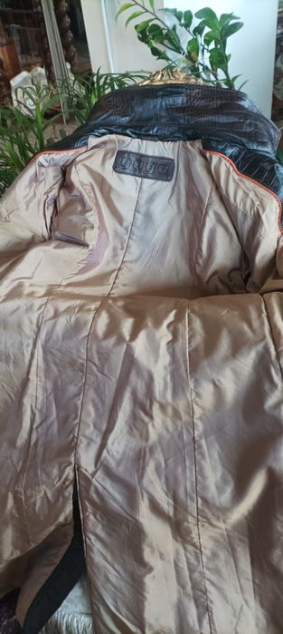 "YOGO", Уникален кожен ТРЕНЧКОУТ, НОВ, с идентификационен  ном