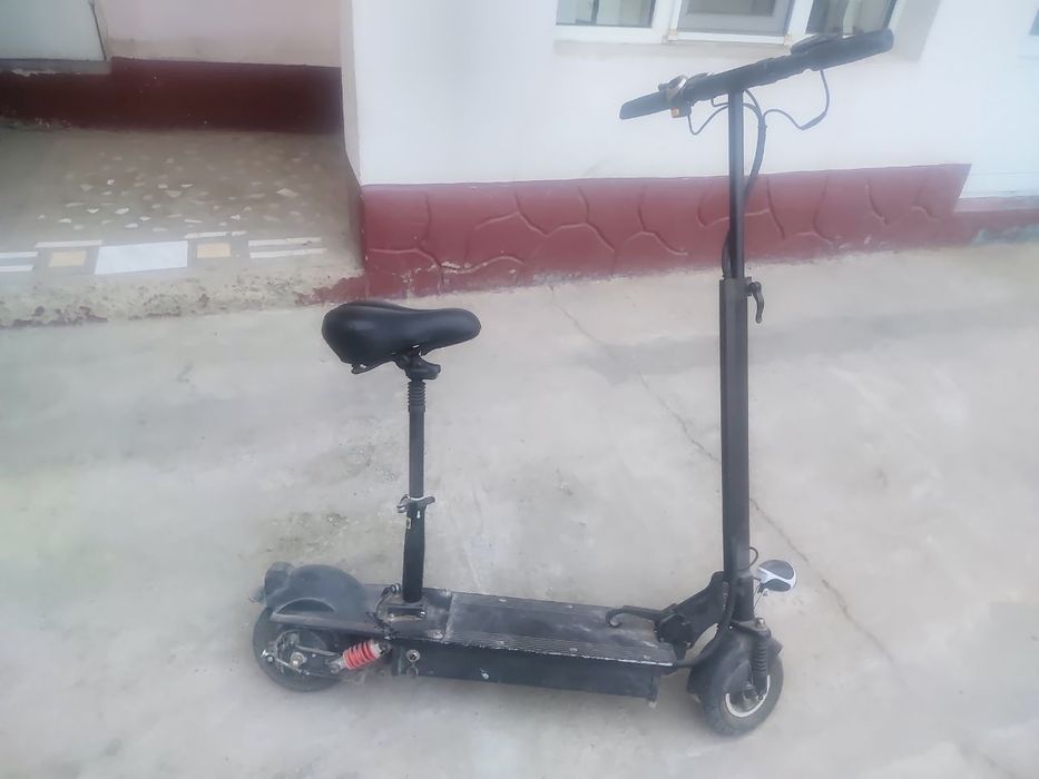 Skuter (Elektrosamokat)