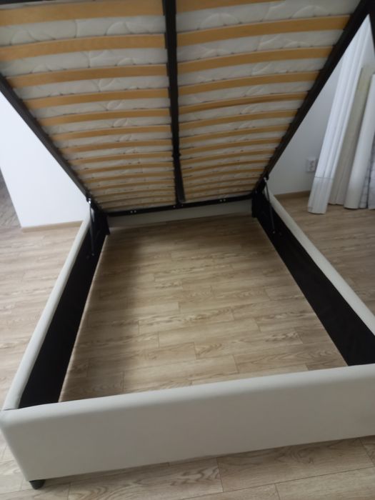 Кровать двухместный