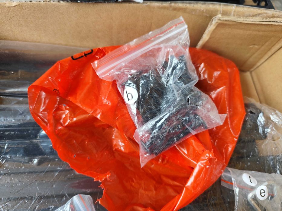 Pat metalic nefolosit