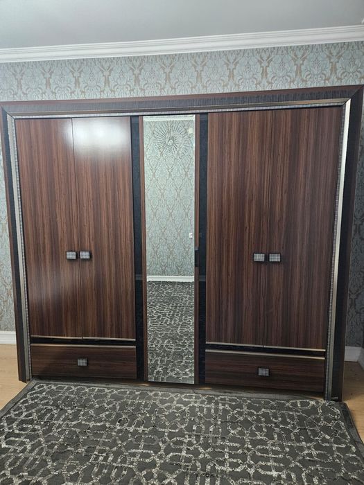 Продам спальный гарнитур