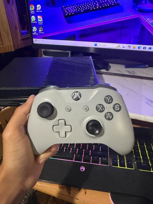Xbox One 1TB, Controller