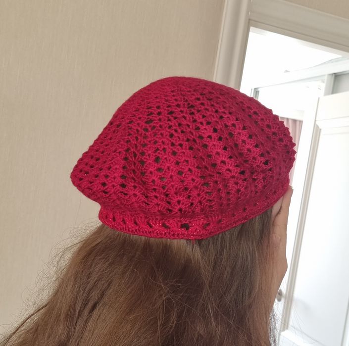 Береты и косынки.