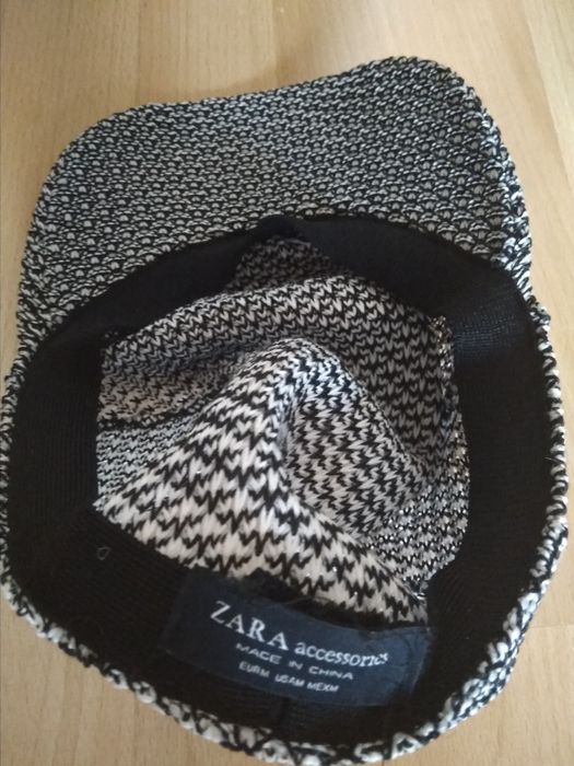 Дамска шапка с козирка  Zara