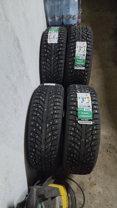 Шины зимние, шипованные