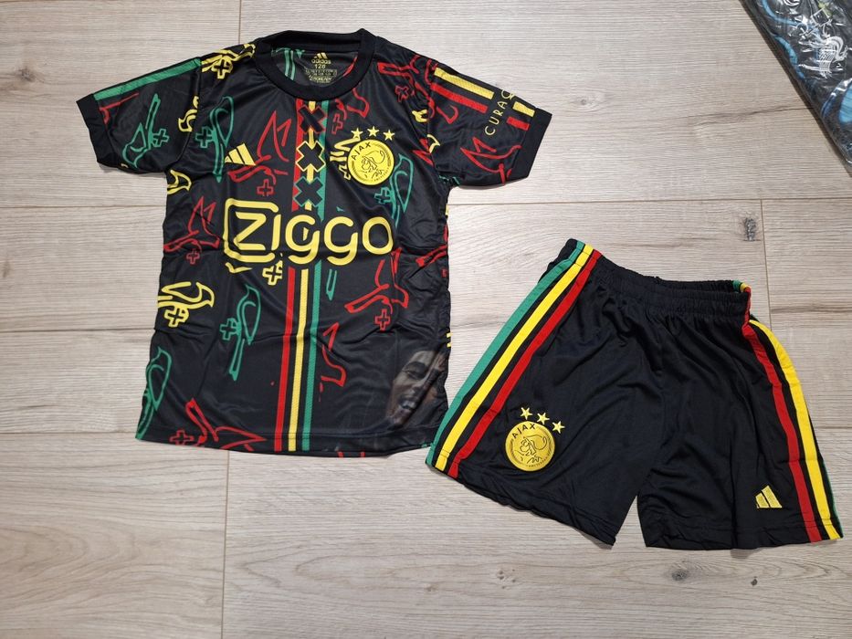 Разпродажба!!!Детски футболни екипи!