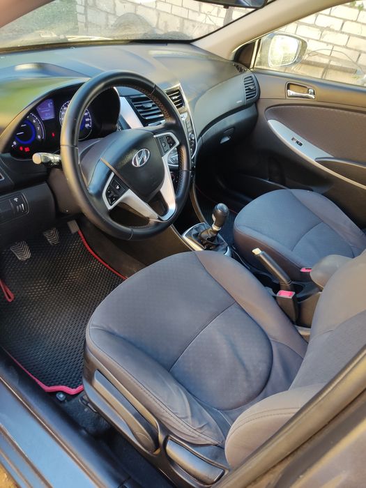 Автомобиль Hyundai  солярис