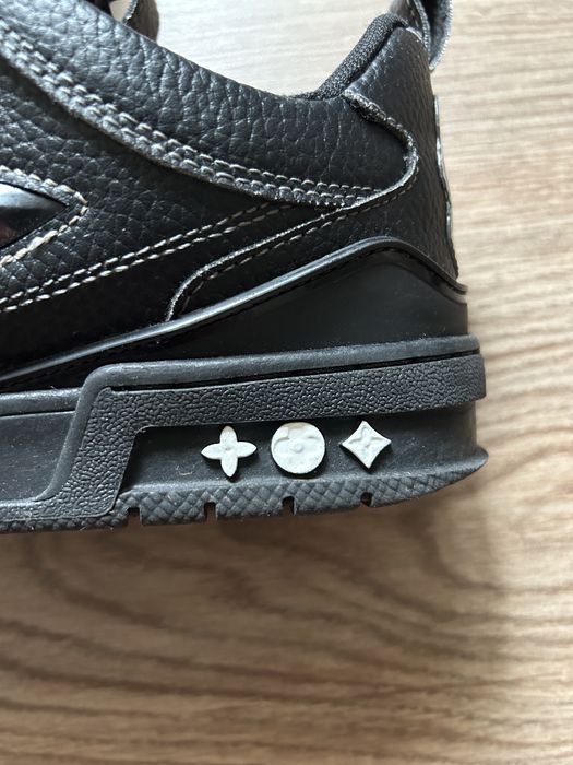 Adidași Louis Vuitton