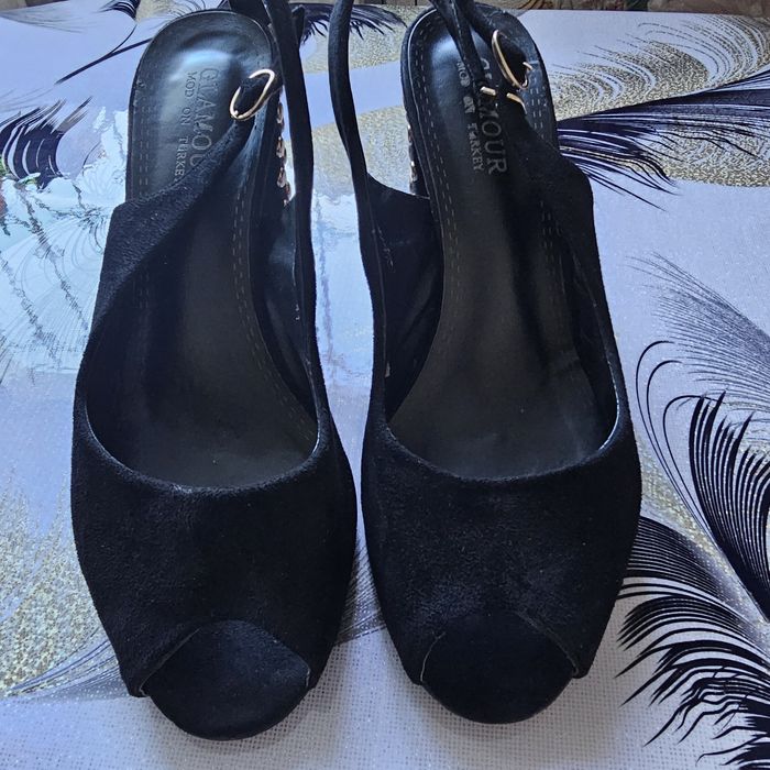 Продам босоножки женские