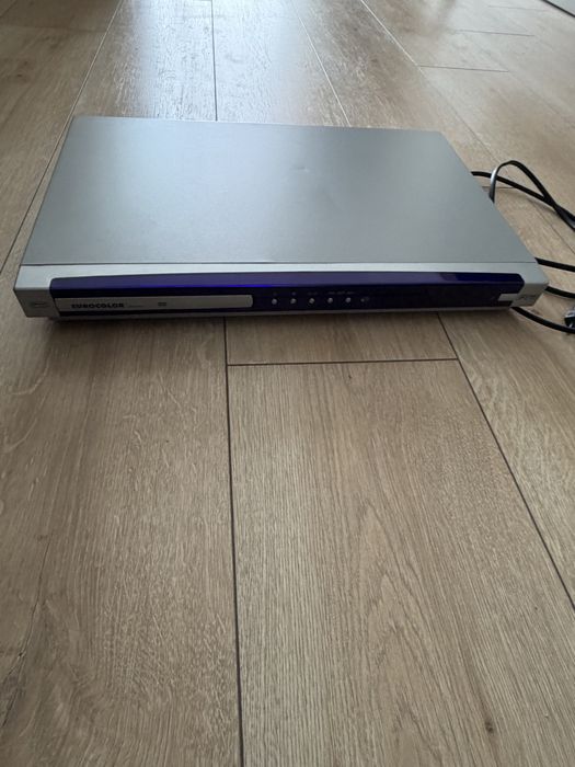 Vand DVD player in stare perfecta