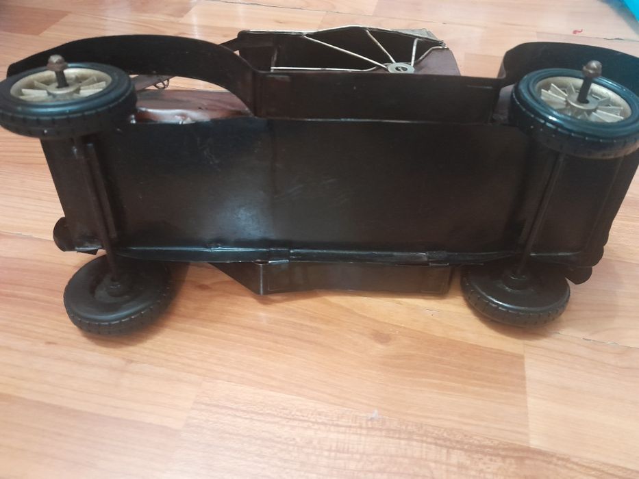 Mașinuță  handmade veche