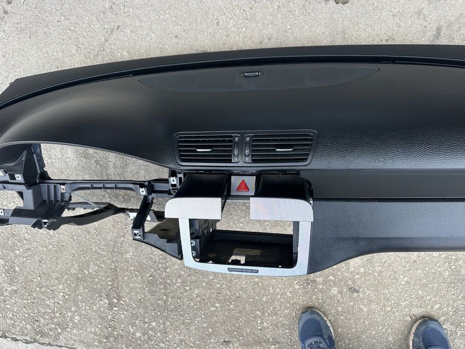 Табло със десен Airbag за VW Passat 6