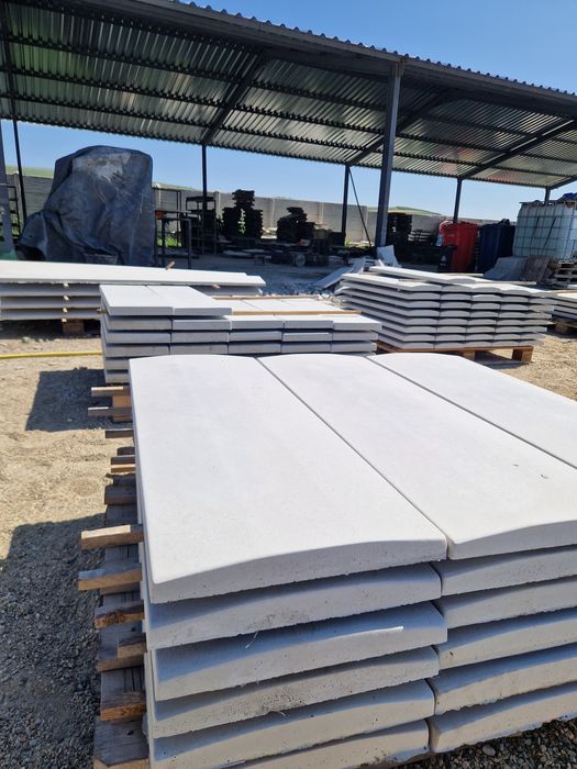 Capace de gard și palarii tuburi beton și spalieri