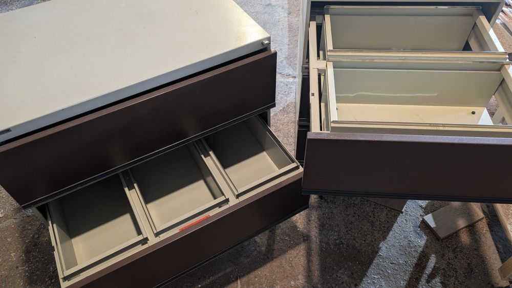 Dulap metalic cu 2/ 3 sertare