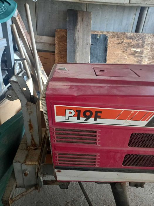 Продавам трактор Shibaura P19F 4x4 – 19 к.с. с оригинална фреза