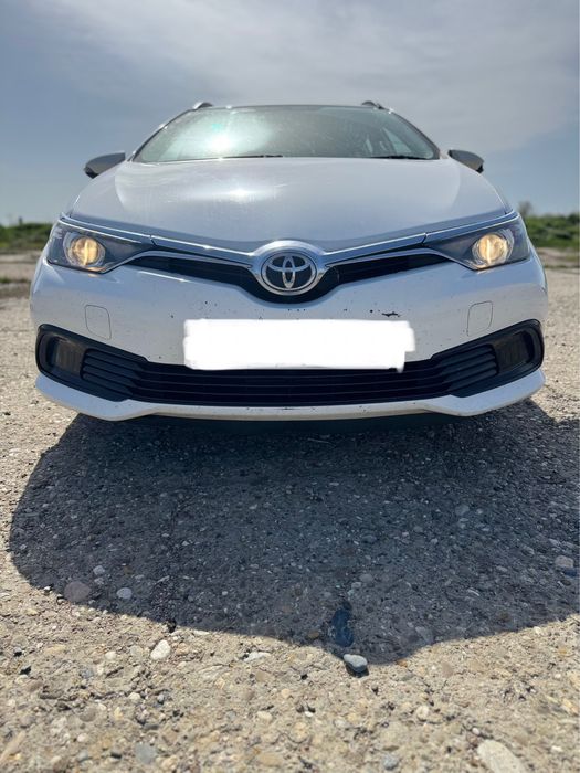 Dezmembrari toyota auris 2010-2016