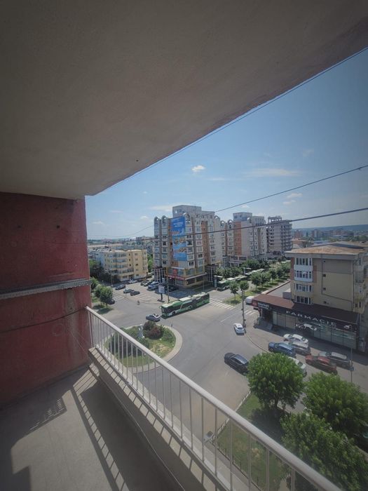 Apartament 3 camere decomandat | 72,3 mp | Etaj 7/10 | CV9 – Craiovița Nouă | Vedere superbă — fotografia 1