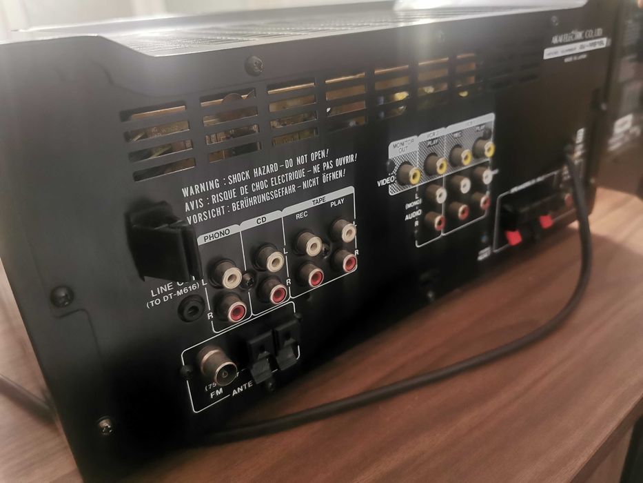 Amplificator Akai AV-M616L - defect