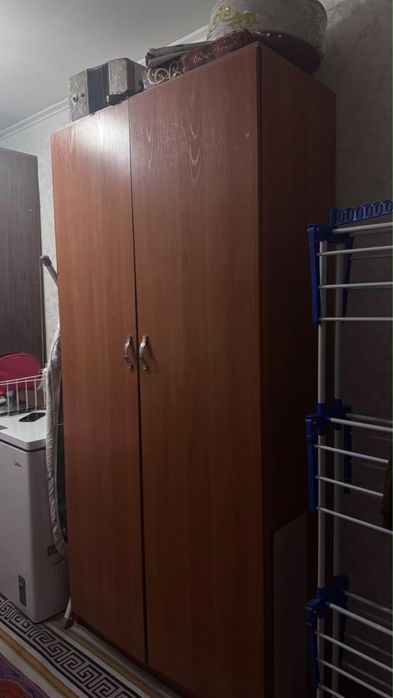 продам два шкафа