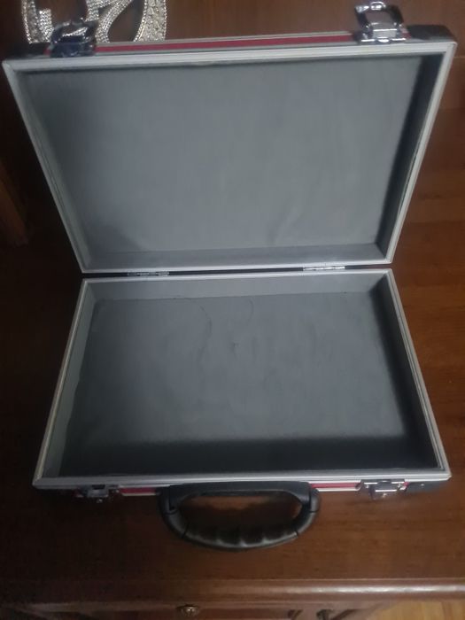 Продам маленький кеис