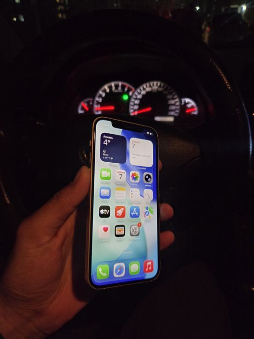 Продам телефон iPhone 12 128/86%