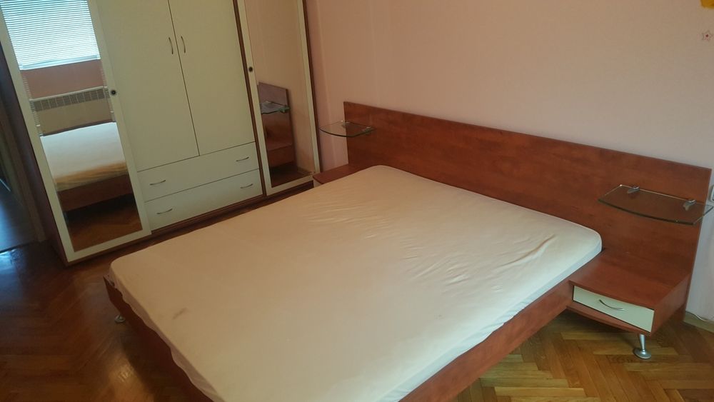 Дава под наем 4-стаен апартамент