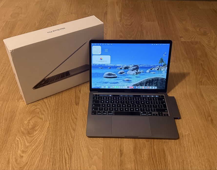 I7,  32GB Ram, 512Gb MacBook Pro 13-inch 2020 Four Thunderbolt 3 ports
