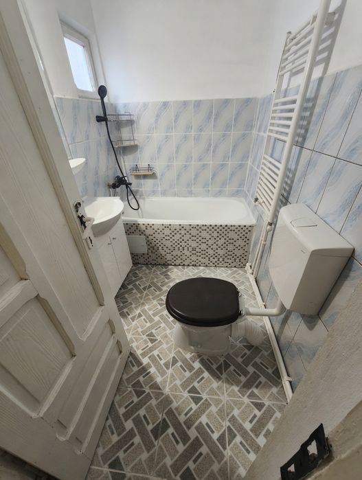 Execut lucrări de finisaje interioare și diverse reparații. Zugrav, finisaje.