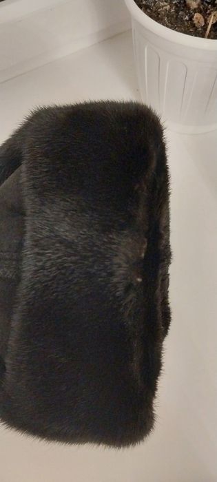 Продам недорого шапку норку