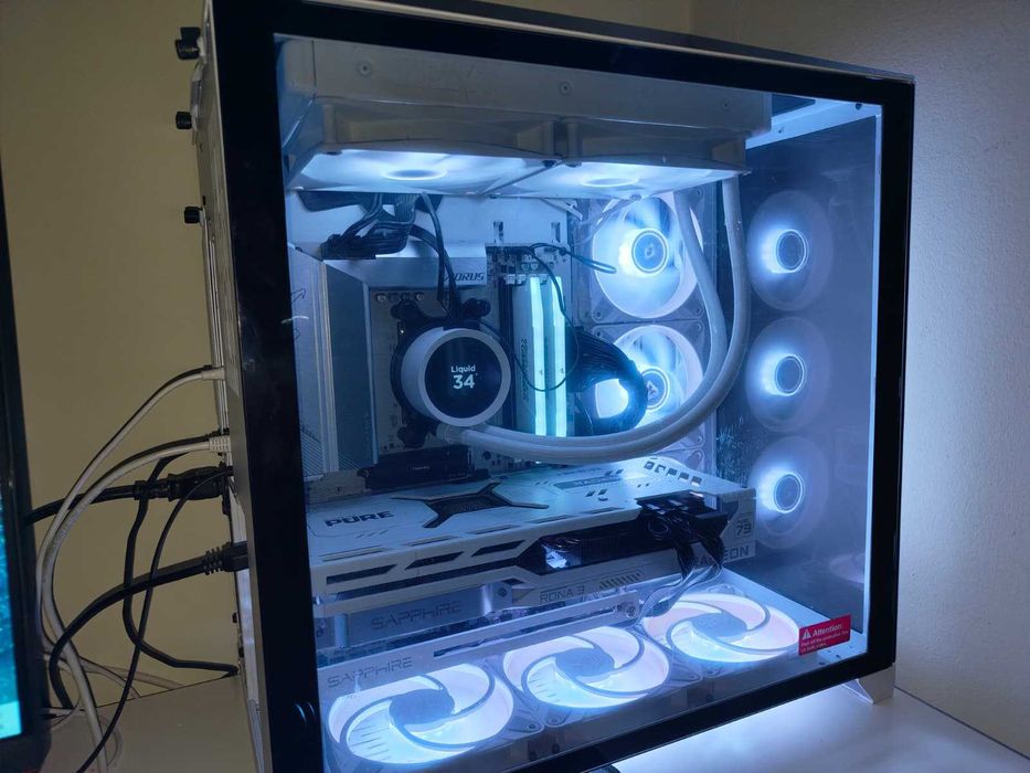 PC GAMING LIAN LI FULL WHITE ~ Ryzen 7 ~ RX 7900XT ~ Racire lichid NZXT KRAKEN ~ 32GB RAM DDR5 6000 ~ Aorus B650 ELITE ICE ~ Bijuterie de unitate