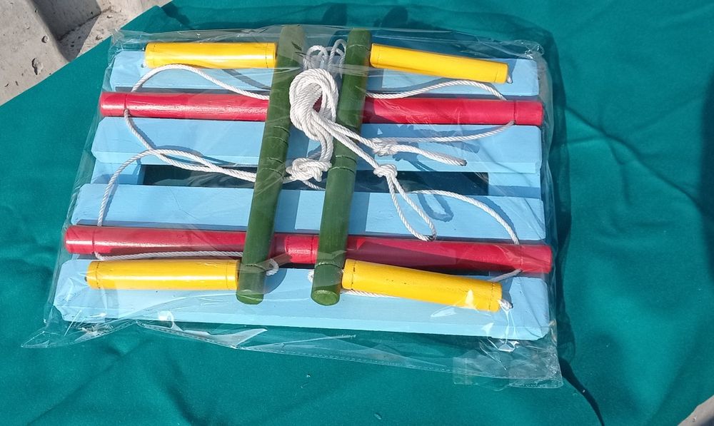 Качели деревянные подвесные