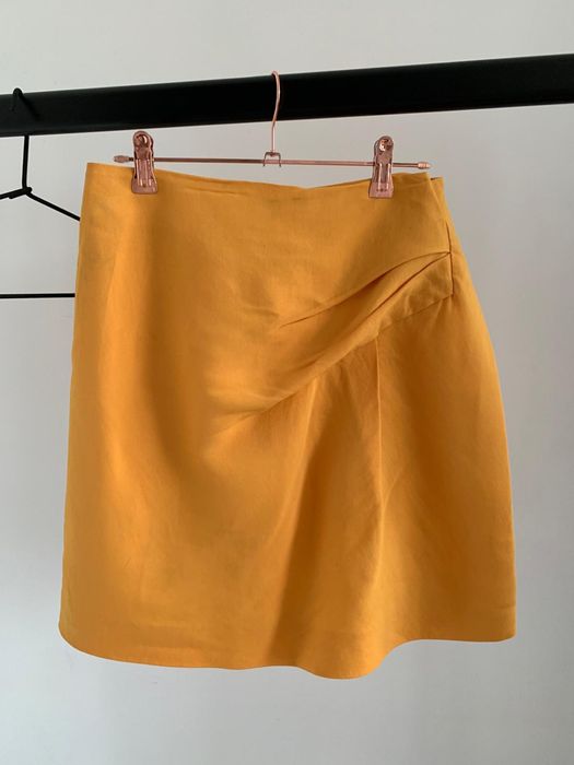 Fusta Chloe material natural in