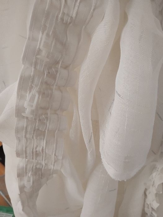 Продам тюль в хорошем состоянии ткань плотная