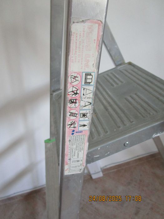 Домакинска стълба, алуминиева, височина 150 см