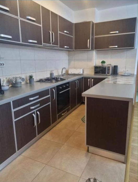 De inchiriat apartament 3 camere/Prima Nufarul+ loc de parcare
