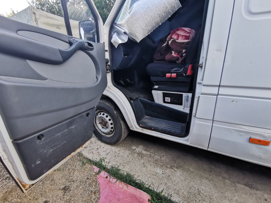 Vând  sprinter defect