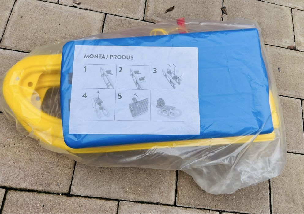 Vand sanie plastic cu spatar,NOUA/SIGILATA,70x35x47cm,demontabila