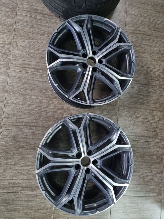 2 jante Maseratti Levante pe 21 originale