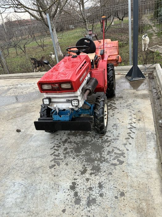Vând tractoras kubota