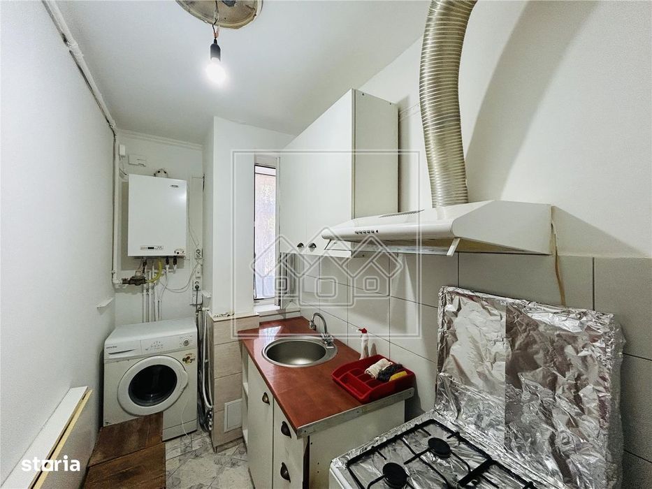 Ap cu 2 camere, balcon - Zona Cedonia