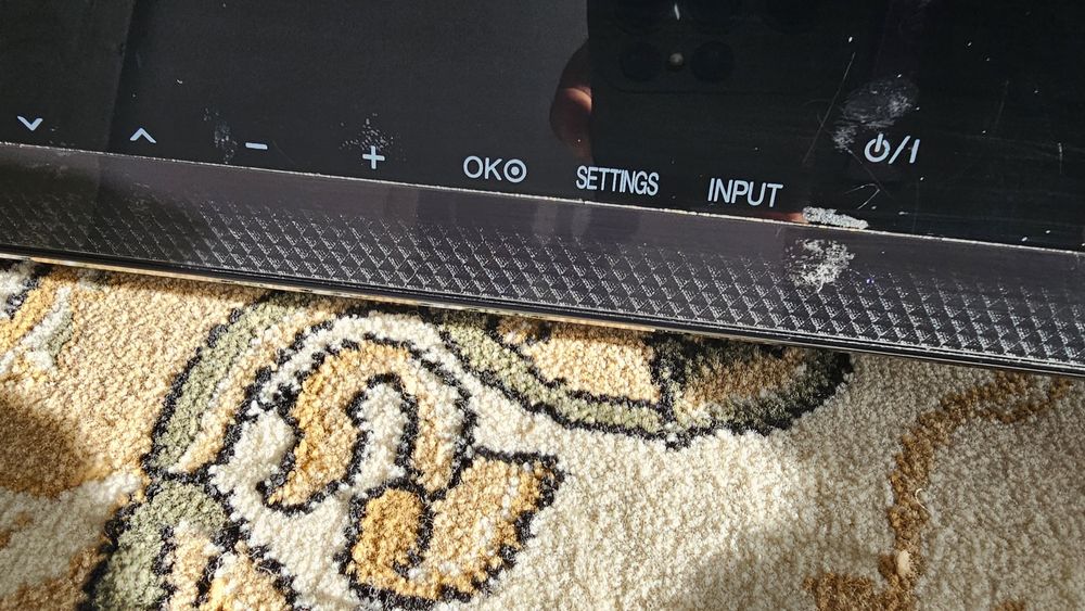 Телевизор LG 12000тг с пультом