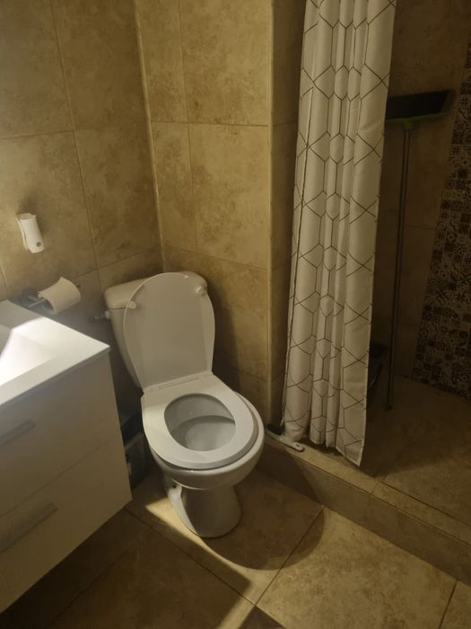 Ofer spre închiriere studio